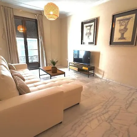 En Pleno Centro Con Aparcamiento Opcional